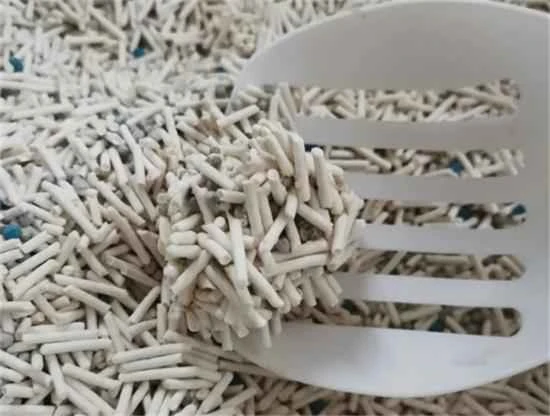 How much cat litter should I put in at once?